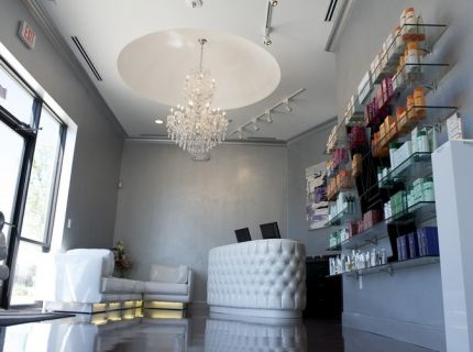 Von Anthony Salon
