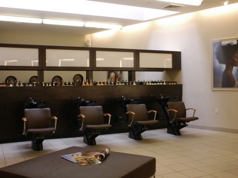 Tagglio Salon
 1