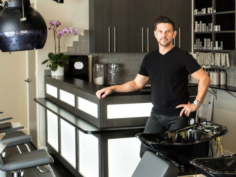 Derek the Salon
 1