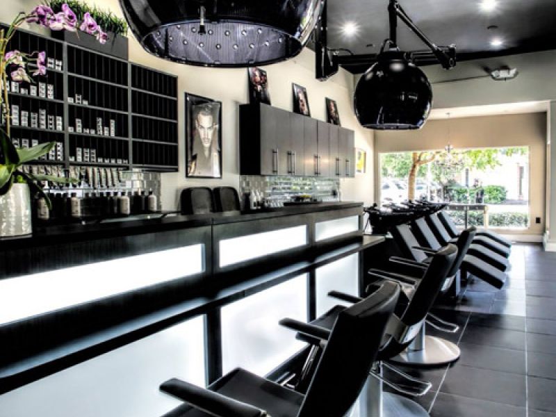 Derek the Salon
 1