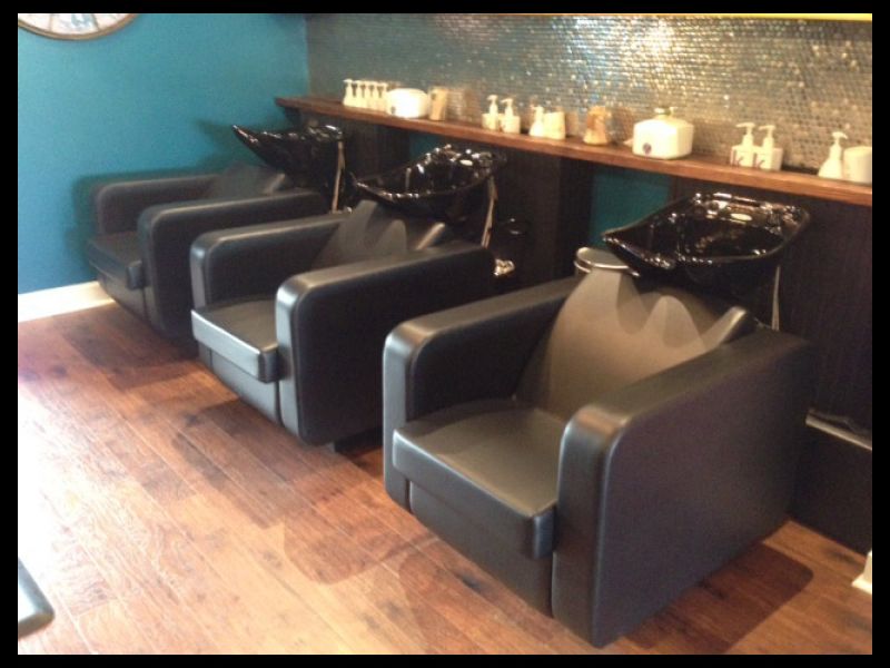 Coco’s Style Lounge
 1