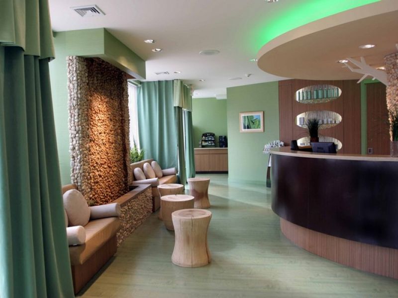 Peter Conte Salon & Spa
 1