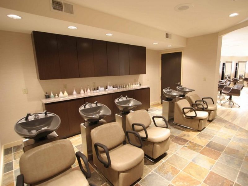 Peter Conte Salon & Spa
 1