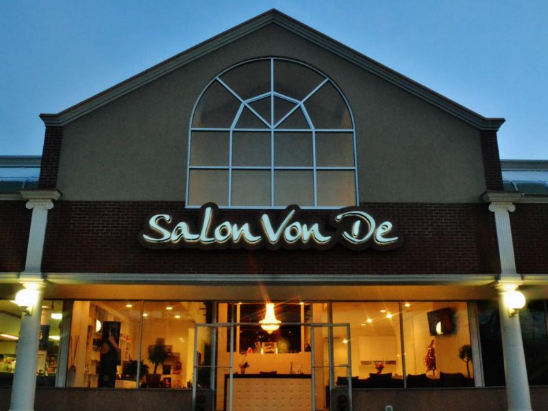 Salon Von De
 1