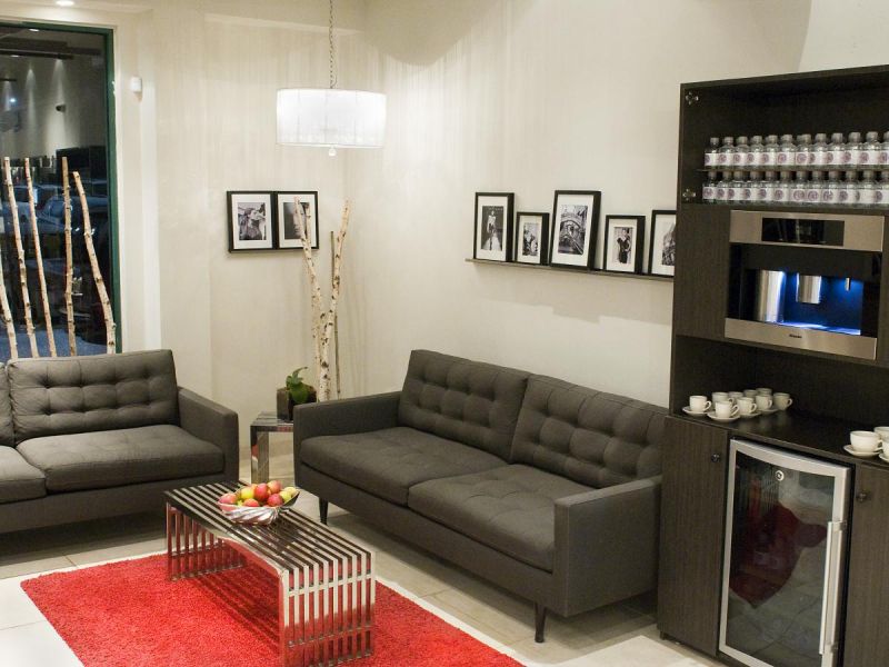 I.d. Salon
 1