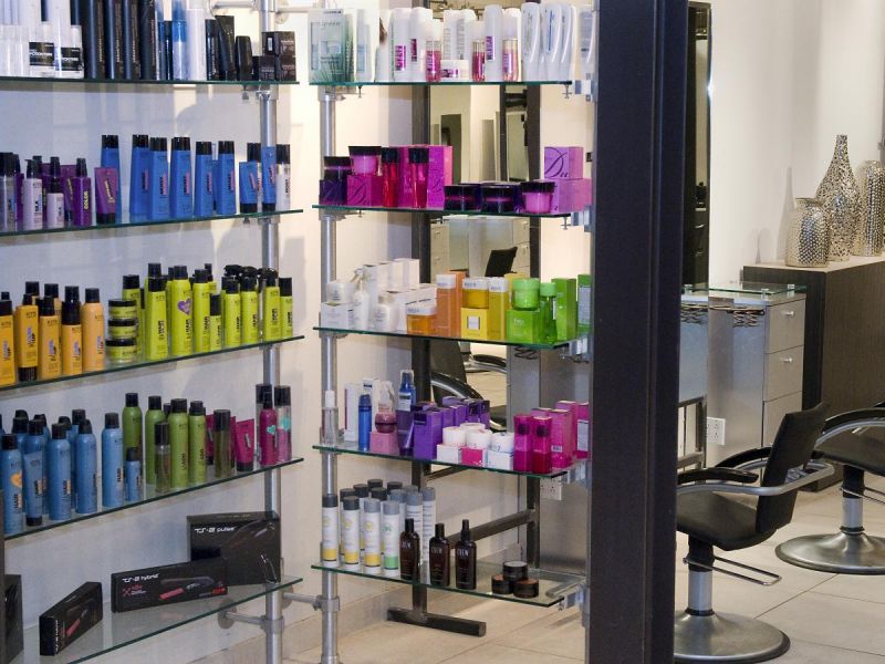 I.d. Salon
 1