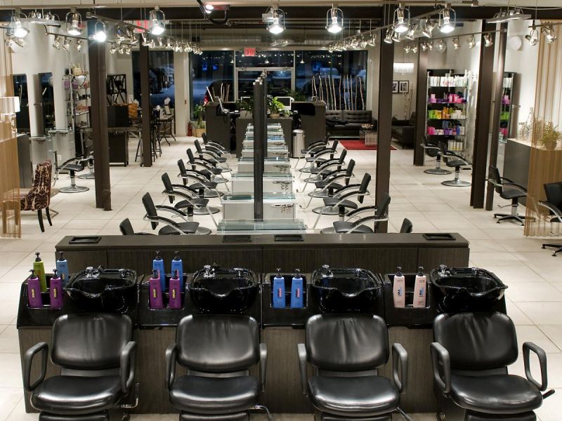 I.d. Salon
 1