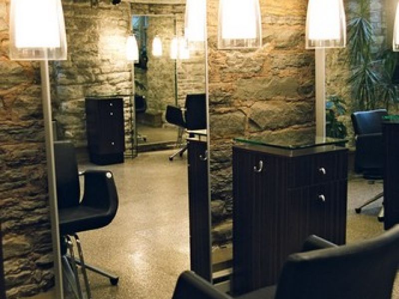 Root Salon
 1