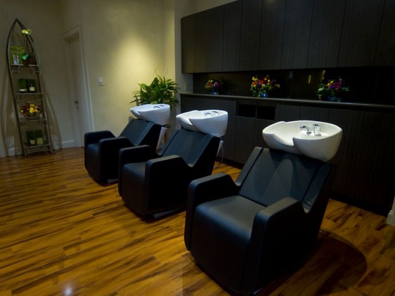 Puffer’s Salon and Day Spa
 1