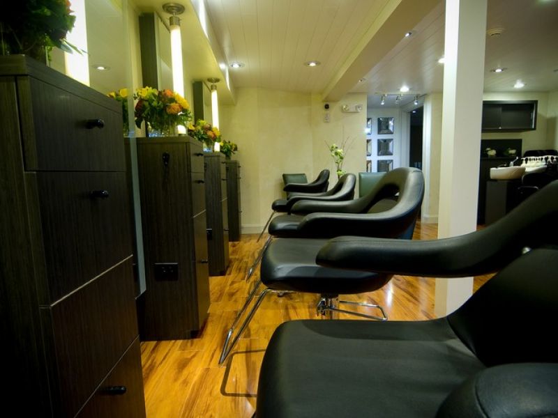 Puffer’s Salon and Day Spa
 1