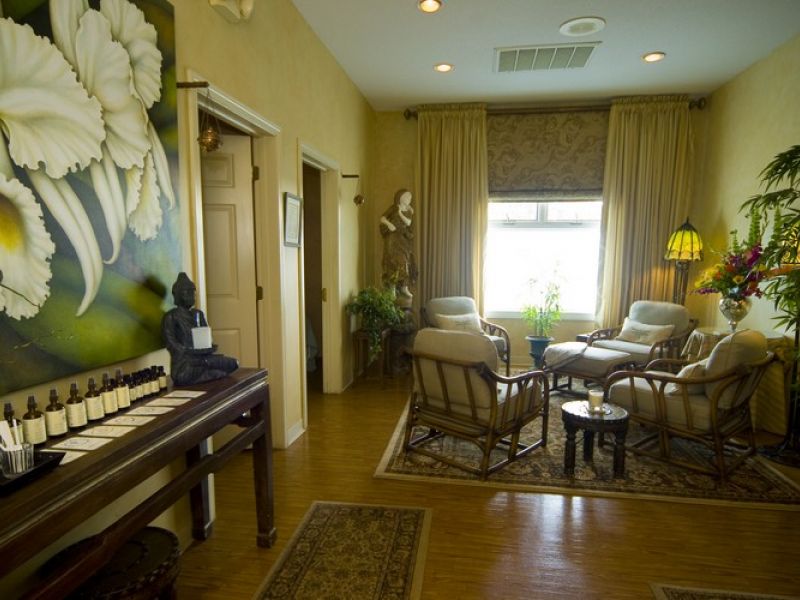 Puffer’s Salon and Day Spa
 1