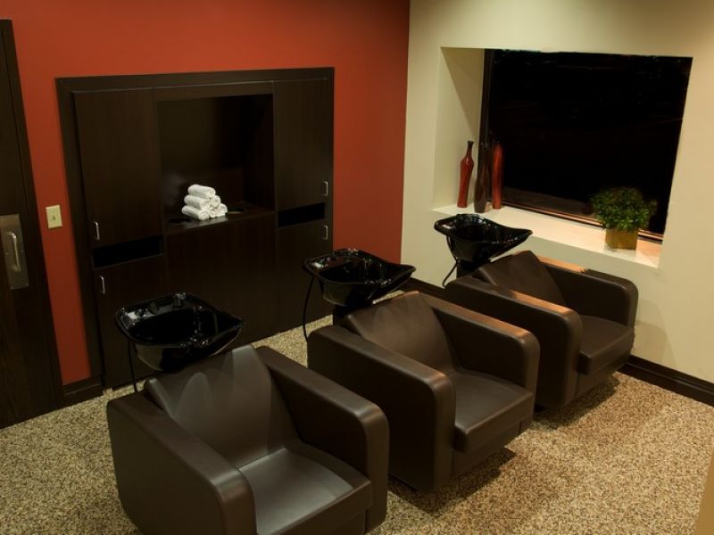 Belle Ami Salon & Spa
 1