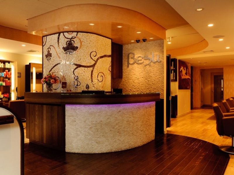 Besu Salon & Spa
 1