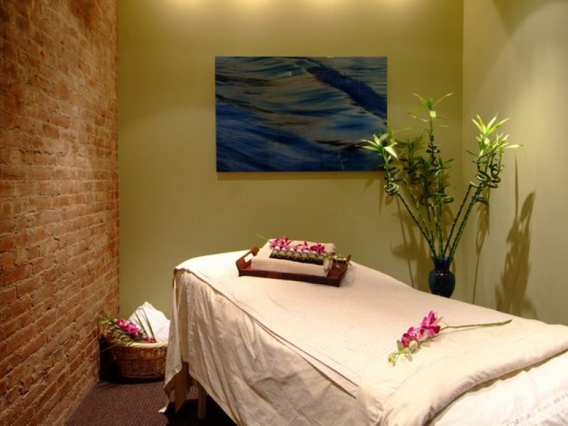 Scott J. Aveda Salon & Spa
 1