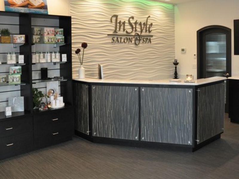 In Style Salon & Spa
 1