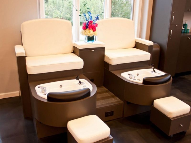 Aqua Hair Studio
 1