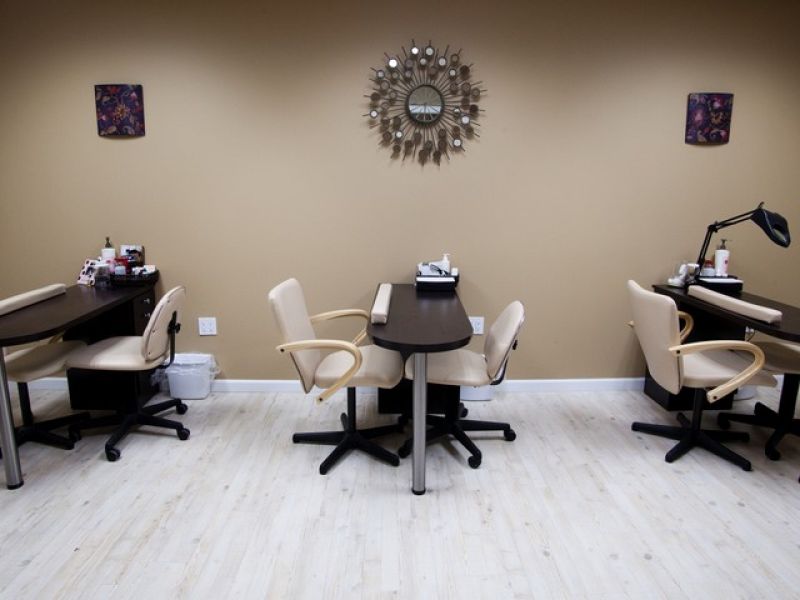 LaCole Salon & Spa
 1